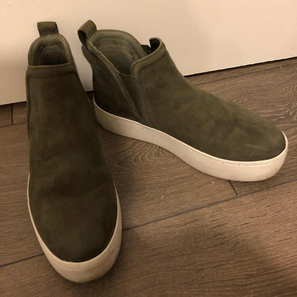 Steve Madden Ferry Suede Sneakers
